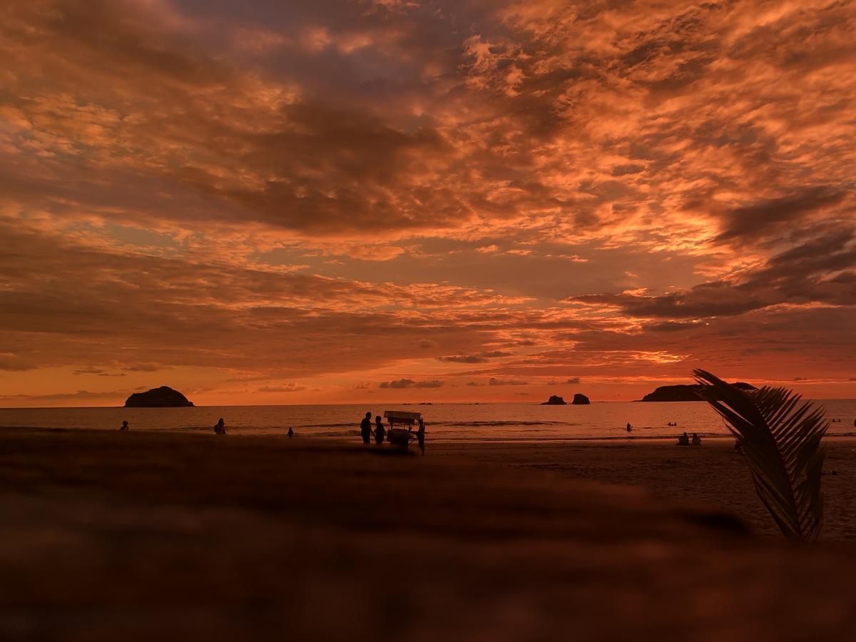 Millenium Manuel Antonio Park And Beach Exterior photo